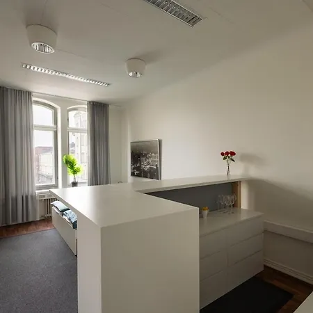 Commerce Apartment