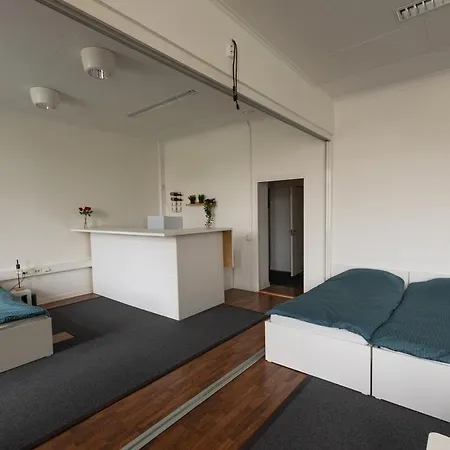 Apartment Commerce *